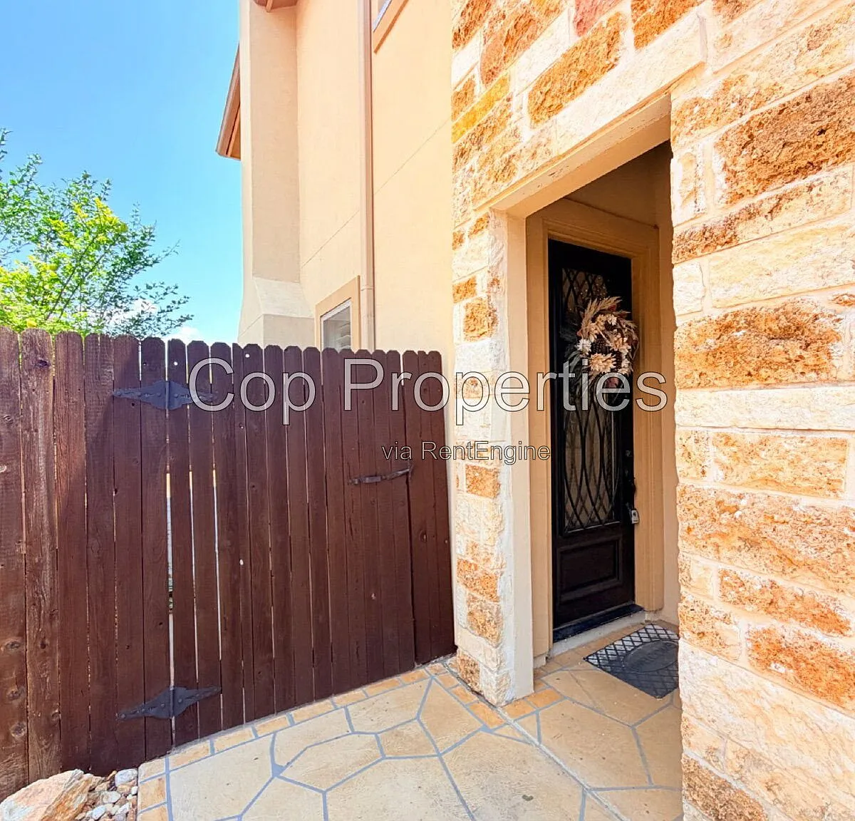 3 bed, 2.5 bath, $2,700 — Photo 2