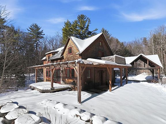 3rd image of 125 Winch Hill Road