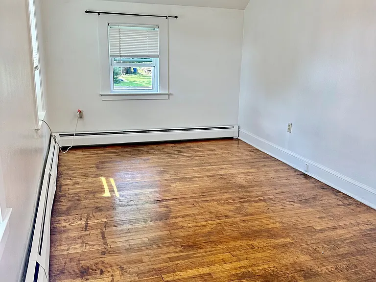 92 Main St — Photo 12