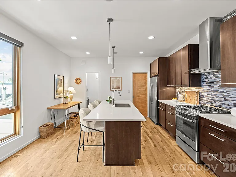 918 Greenleaf Ave — Photo 13