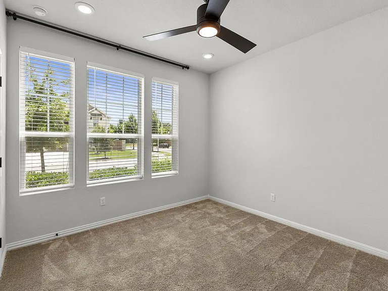 2605 Acoma Ln — Photo 26