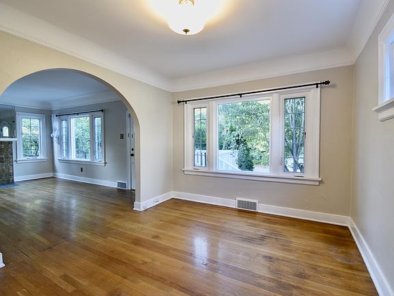 Formal Dining Room (Approx. 10'4" x 12'4") (Main Level)