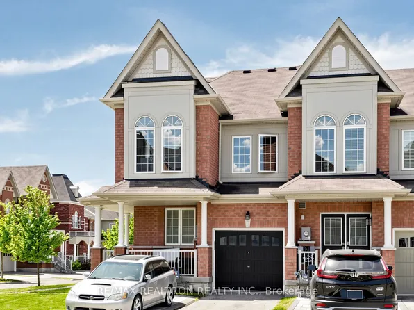 2 Flute St, Whitchurch Stouffville, ON L4A 4N9