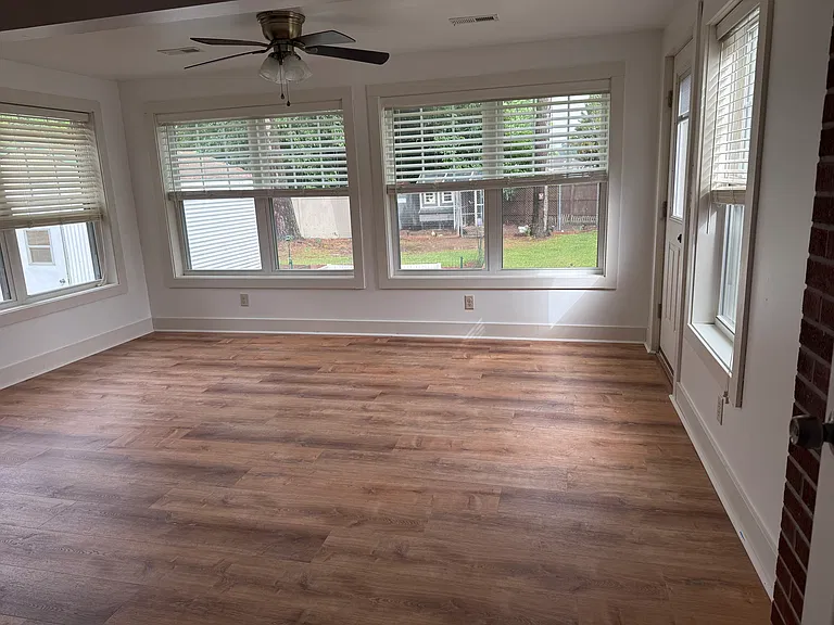 409 Kemp Ln — Photo 16