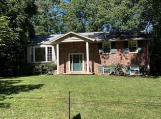 4139 Lenox Dr, Fairfax, VA 22032