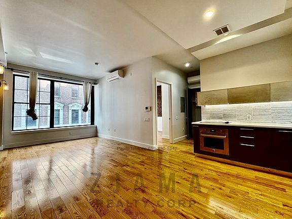 2nd image of 72 Willoughby St APT 3