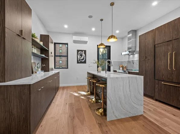 1360 Bergen Street image 4 of 28