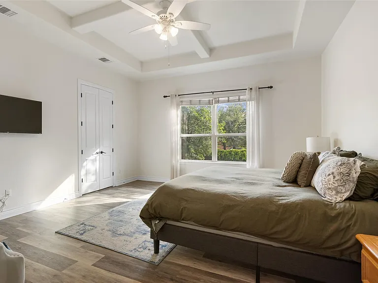 415 Bitterroot Ln — Photo 16