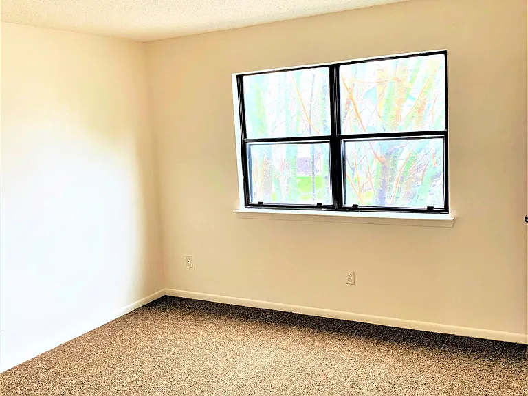 3409 Victoria Cir #3 — Photo 5