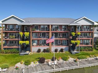 515 Broad St UNIT 202, Menasha, WI 54952