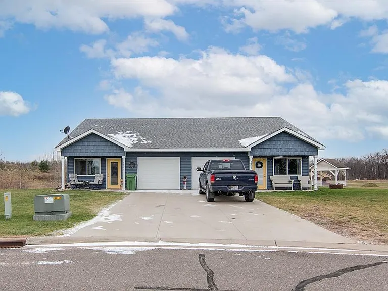 231 Coves Ct — Photo 1