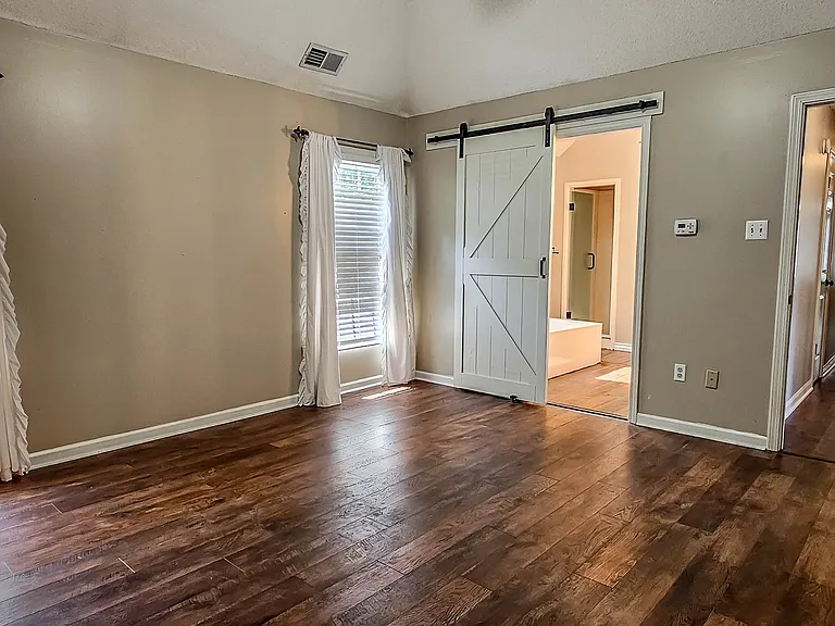 775 Royal Forest Dr — Photo 7