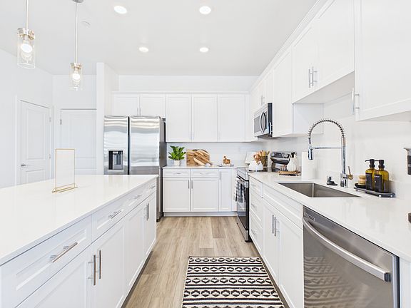 2nd image of 425 N Arroyo Grande Blvd #444