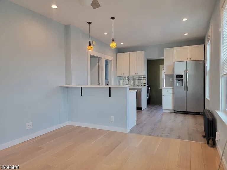 712 W Blancke St — Photo 2