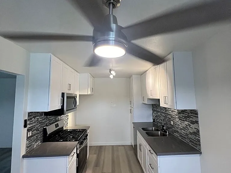 Arrowhead Apartments — Photo 13