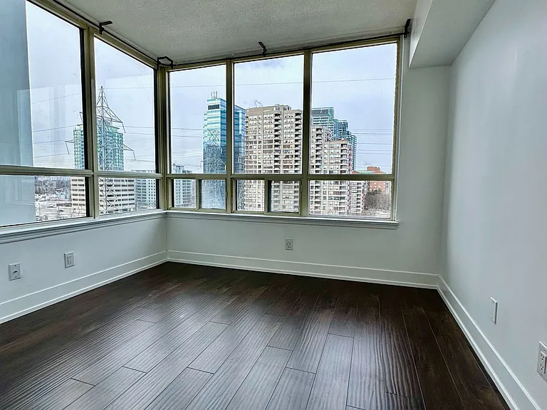 7 Bishop Ave #808 — Photo 9