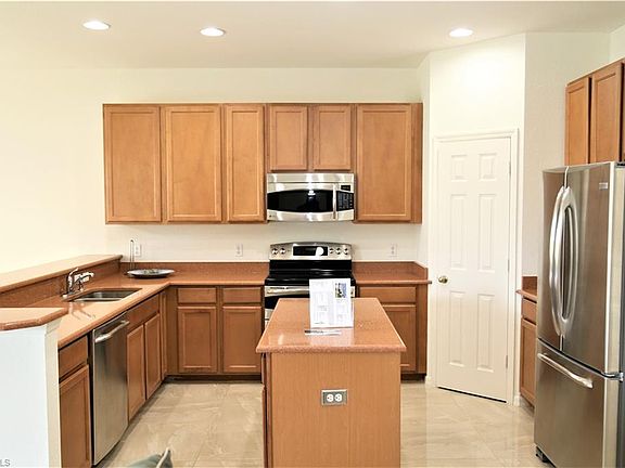 4th image of 2882 Inlet Cove Ln W