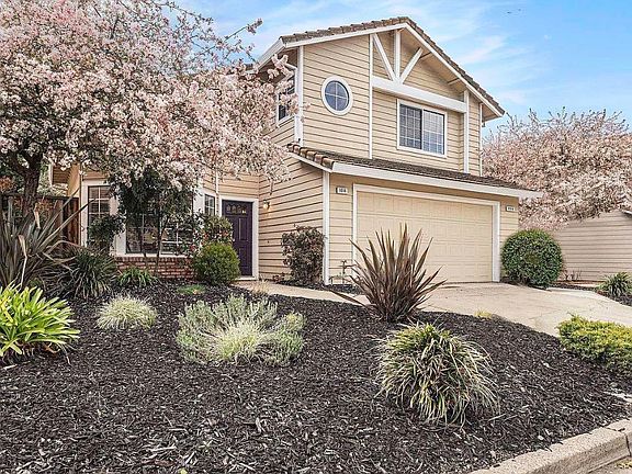 4th image of 1014 Wild Oak Ct