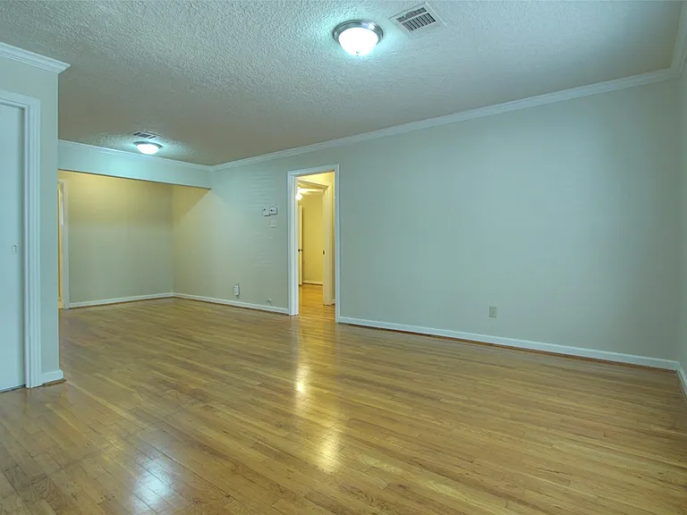1322 Curtin St — Photo 11