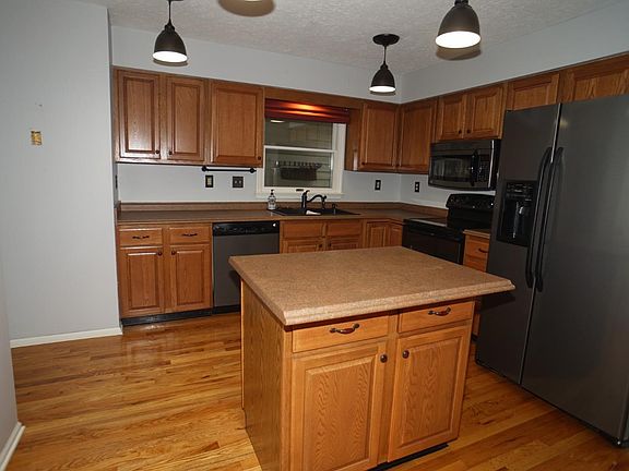 3rd image of 18 Ash Hill Ct Lot 8