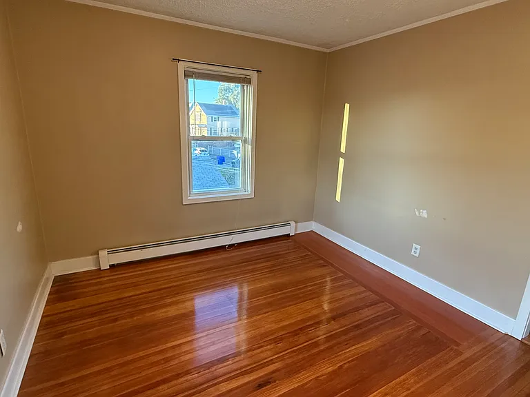 195-197 Lyon Ave #2 — Photo 10