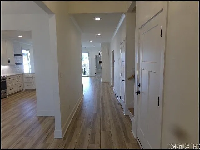 4 bed, 3.0 bath, 2420 sqft, $2,999 — Photo 4