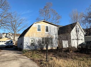 1N335 Purnell St, Wheaton, IL 60188