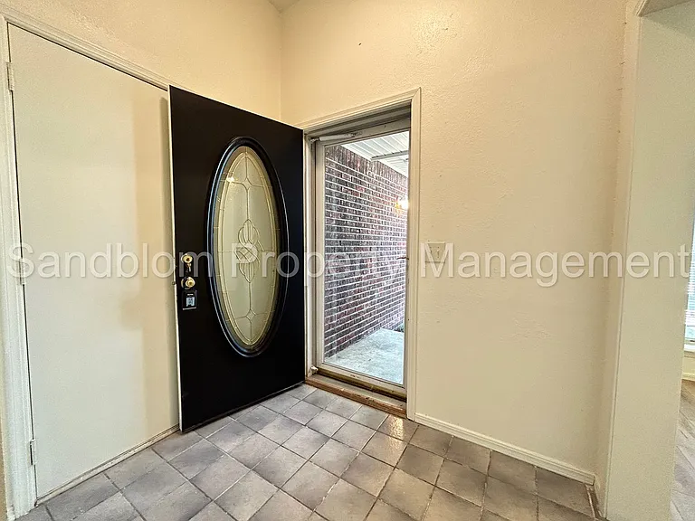8928 E 87th Pl — Photo 3