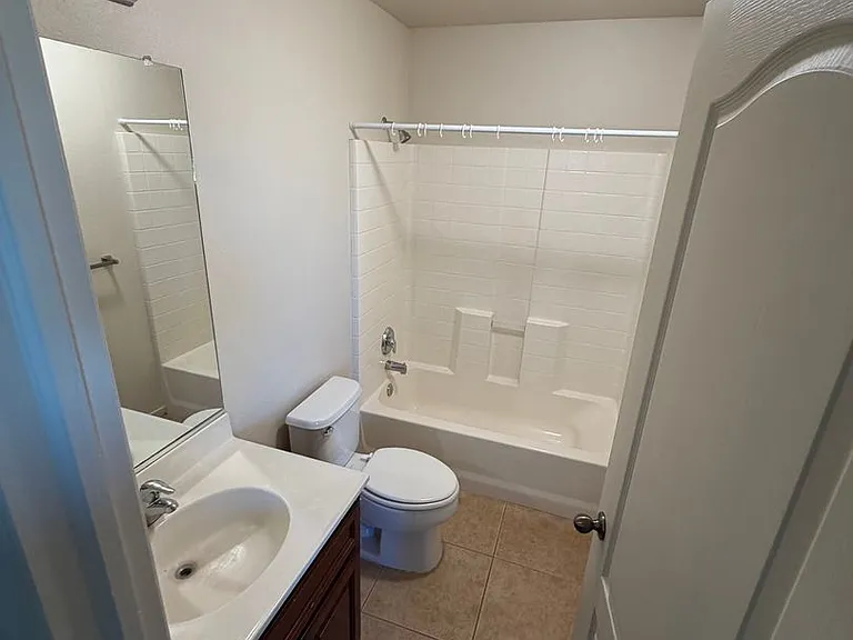 585 Hart Dr — Photo 21