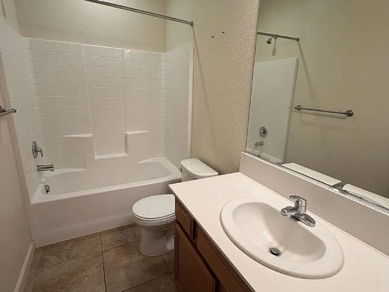 4476 Lindsey Ln — Photo 9