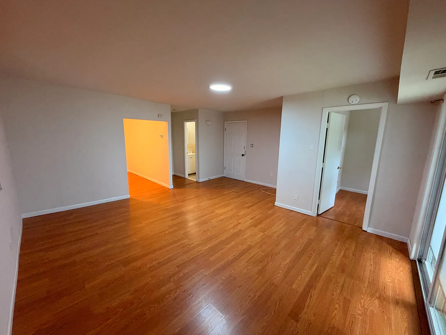 2 bed, 1170 sqft, $2,000 — Photo 4