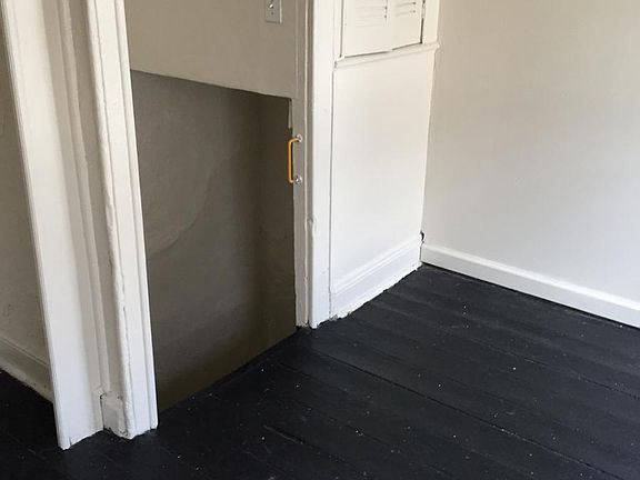 5th image of 1038 Pine St APT 1