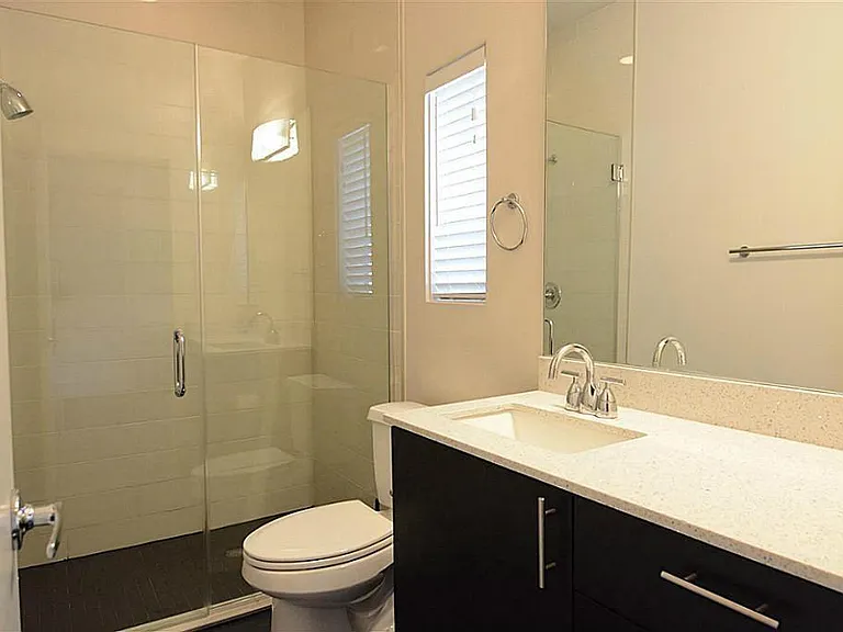 4708 Crawford St — Photo 3