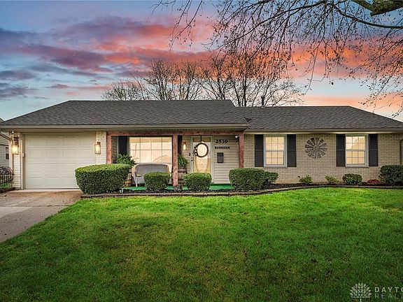 2nd image of 2539 Cornwall Dr