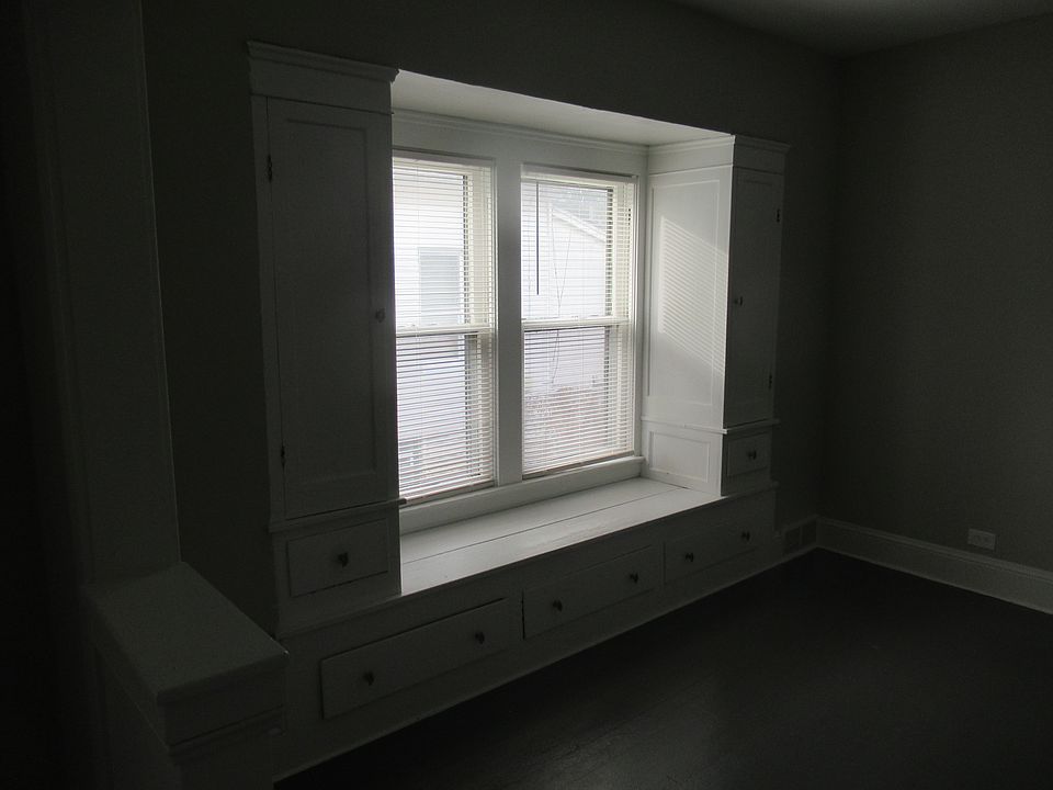 1st image of 3284 W 120th St