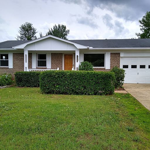 1st image of 2502 Yorkshire Dr SW