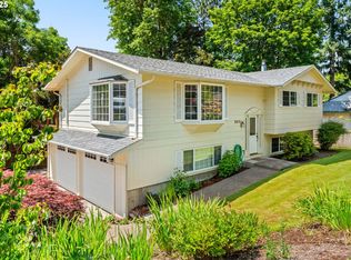 3211 Strathmore Pl, Eugene, OR 97405