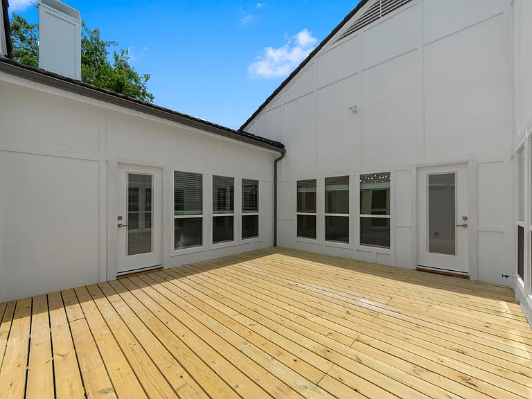 4008 Acapulco St — Photo 12