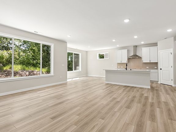 3rd image of 3863 McCormick Village Dr