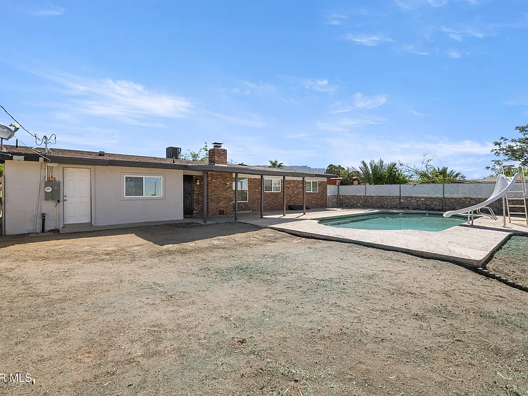 249 Vista Bonita St — Photo 31