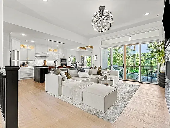 4 bed, 2789 sqft, $3,400 — Photo 3