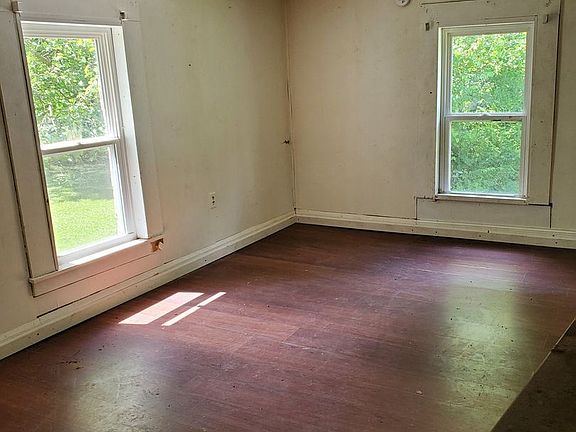 3rd image of 521 Woodford Ave #C