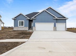 4642 180th St, Urbandale, IA 50323