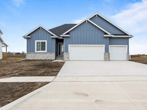 4642 180th St, Urbandale, IA 50323