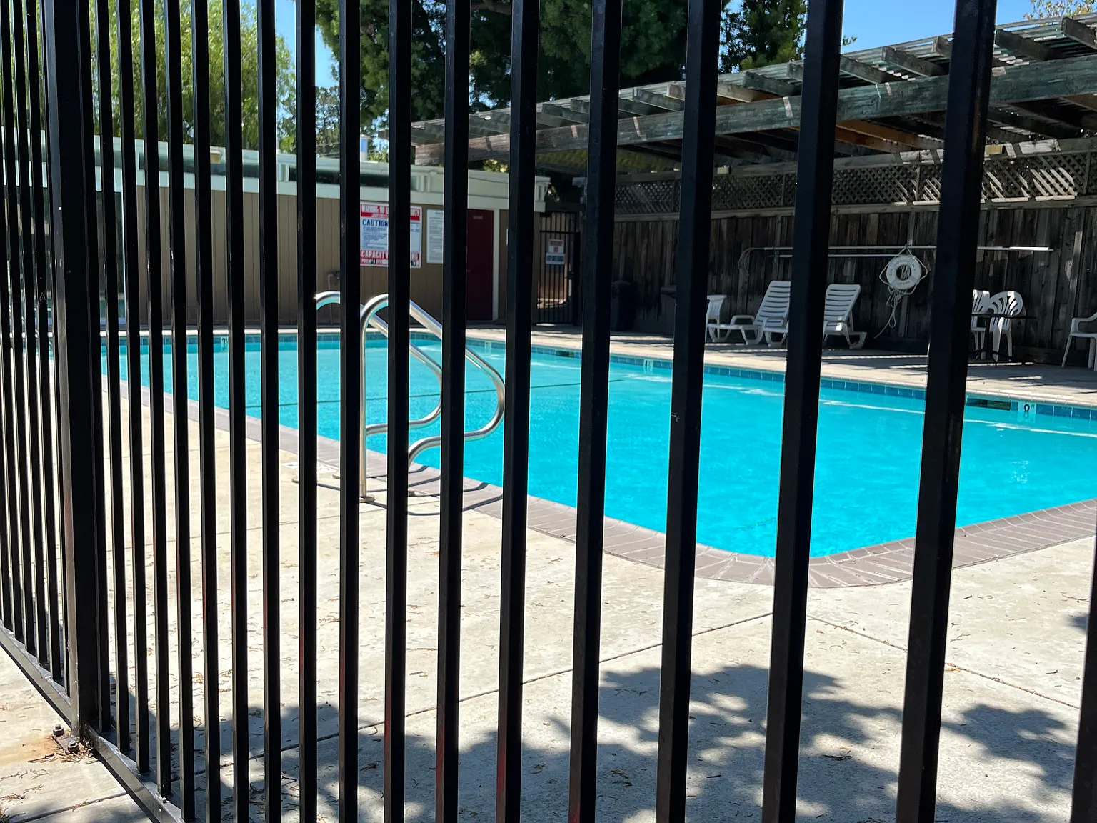 3 bed, 1.5 bath, 1200 sqft, $3,300 — Photo 4