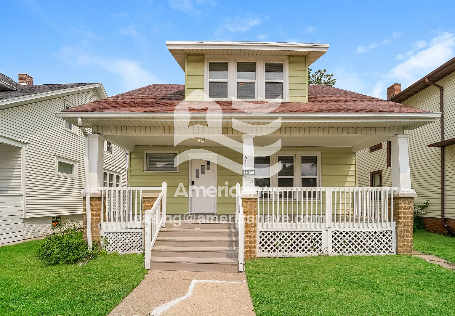 3 bed, 1.5 bath, 1350 sqft, $1,897 — Photo 1