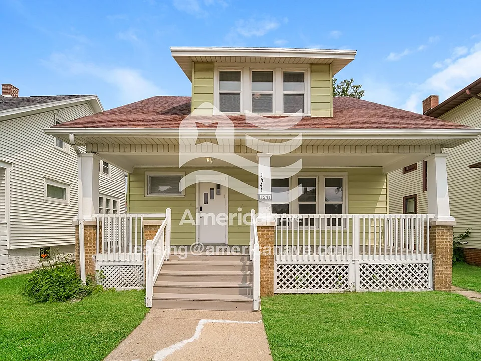 1541 Grange Ave