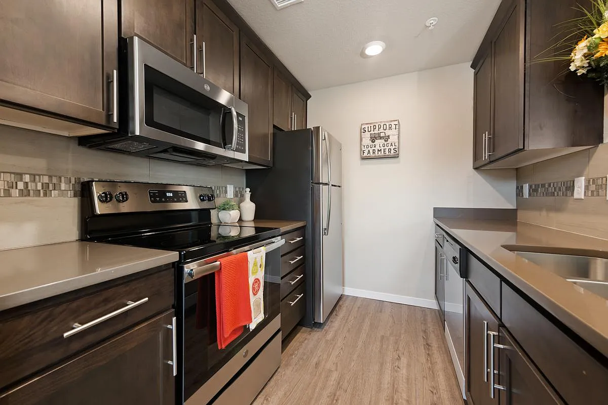 K-Ten Place Apartments — Photo 1