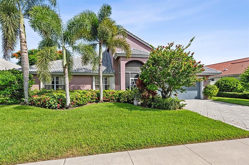 1st image of 6061 Golf Villas Dr