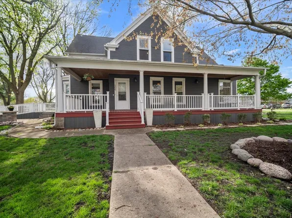 106 N Madison St, Towanda, IL 61776